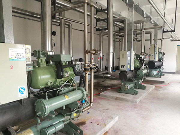 化工行業(yè)冷水機(jī)組