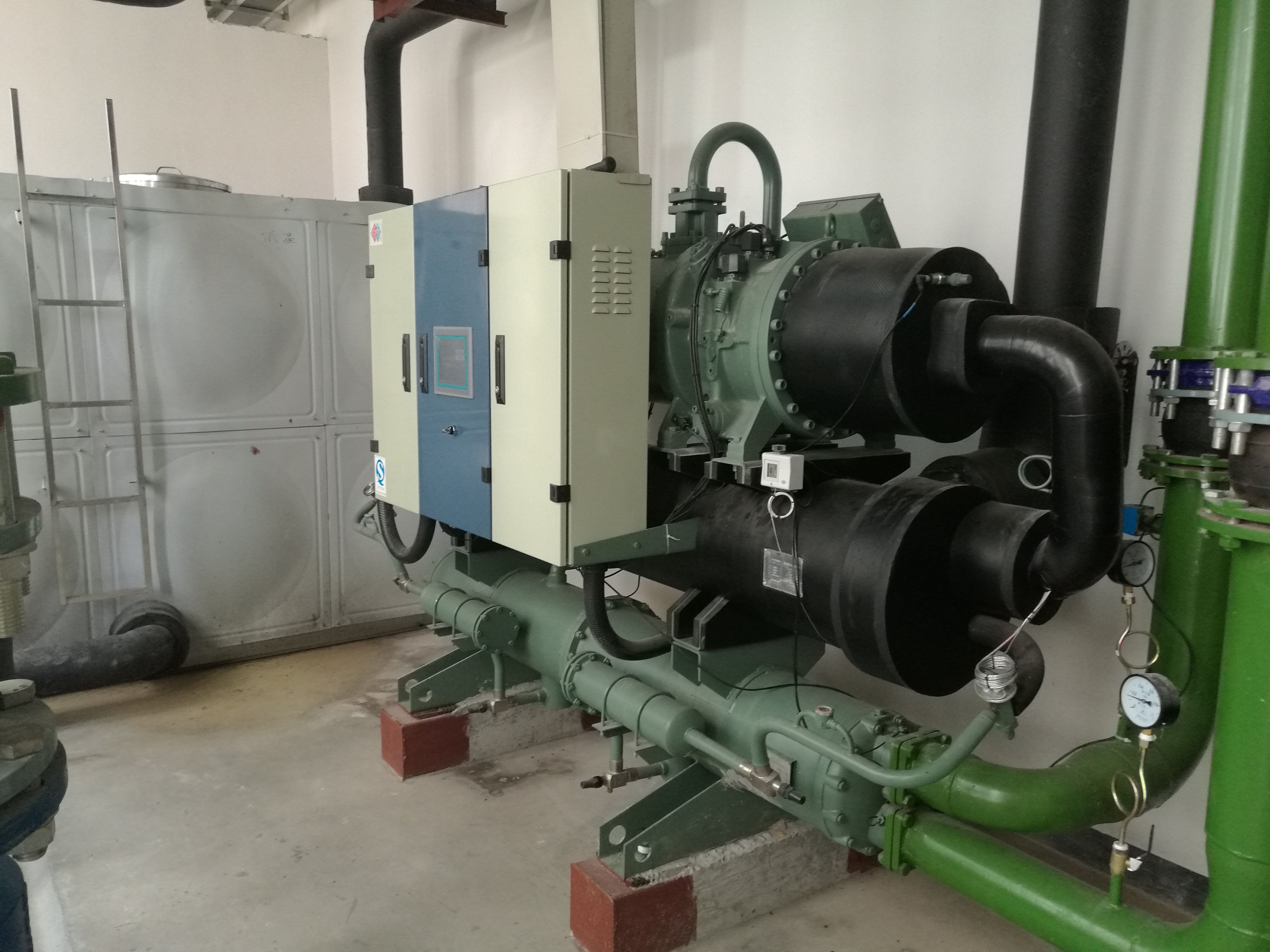 年產(chǎn)剮水100萬噸企業(yè)用冷水機