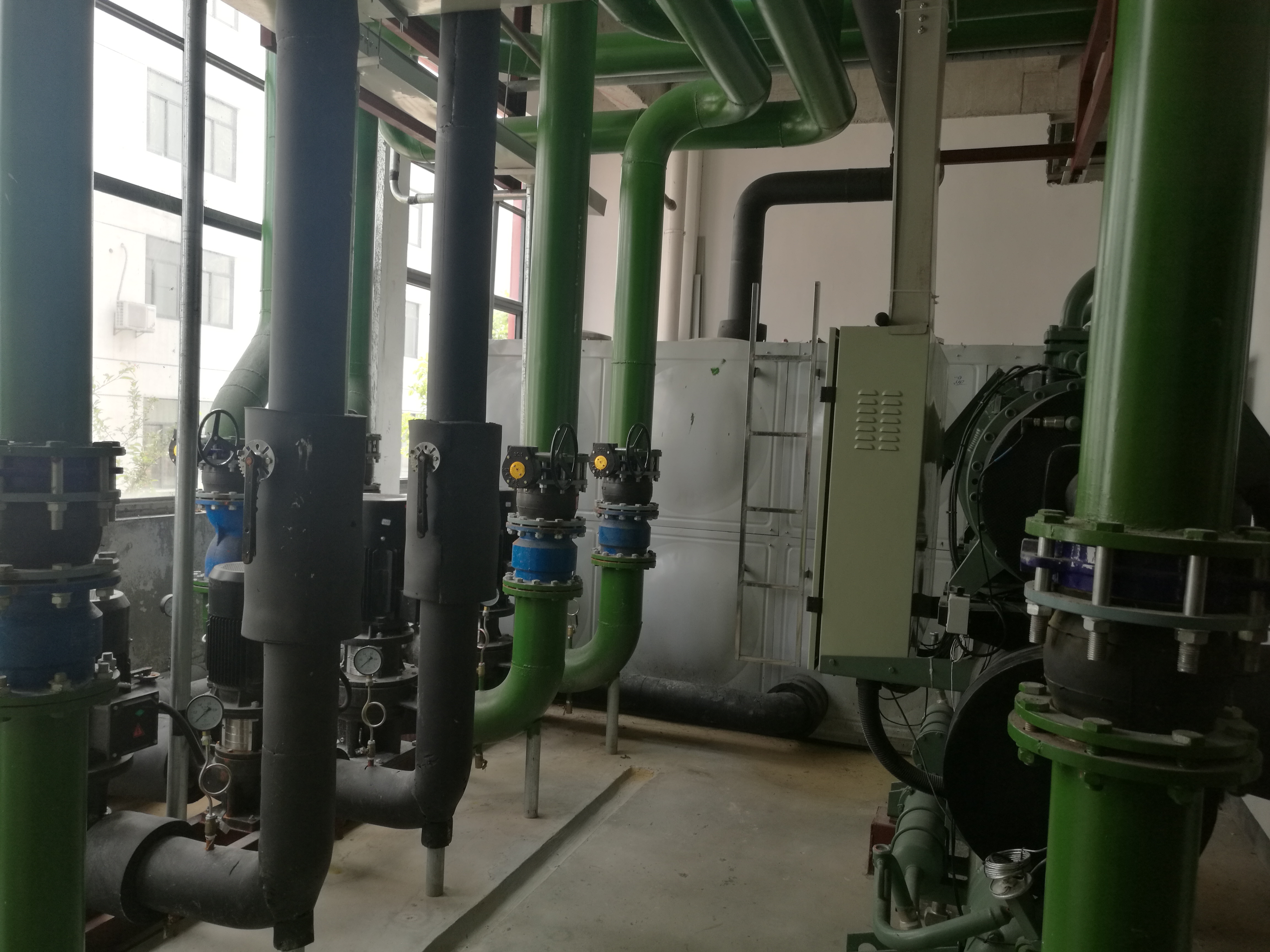 年產(chǎn)剮水100萬噸企業(yè)用冷水機