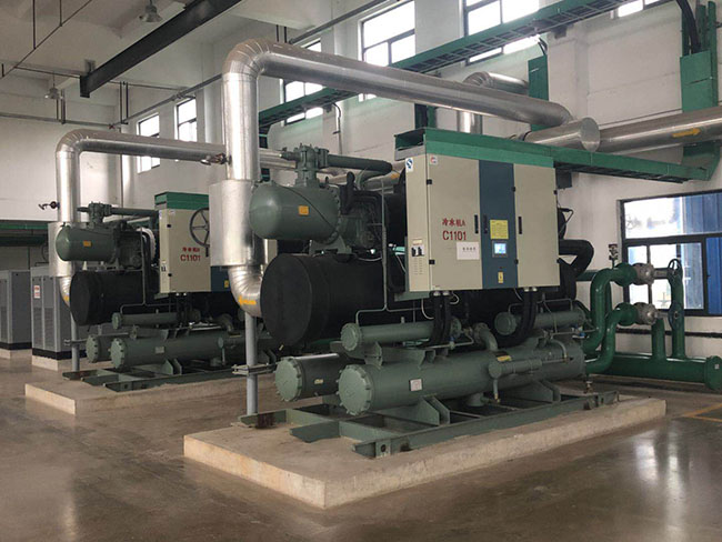 水冷螺桿式冷水機組