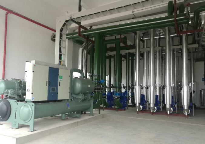 水冷螺桿式冷水機(jī)組系統(tǒng)